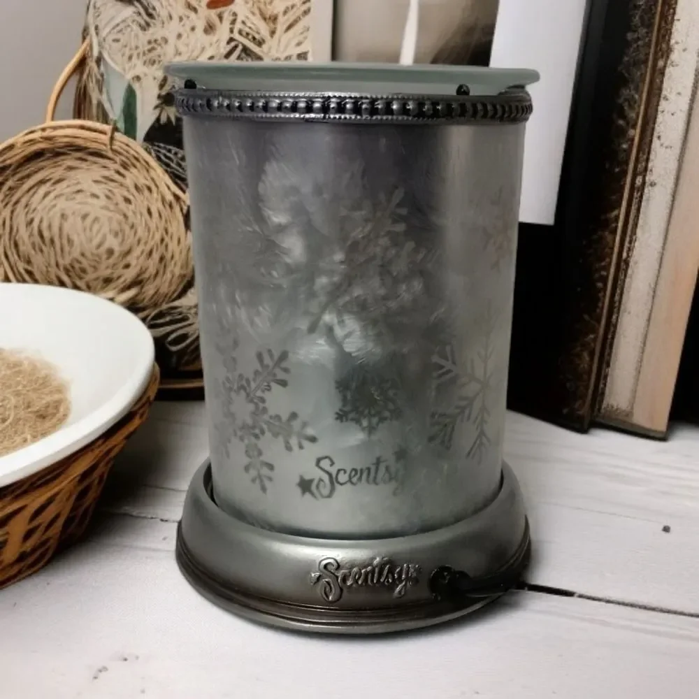 Scentsy Silver Frost Glass Shade Base Wax Warmer Lampshade Collection Snowflake.